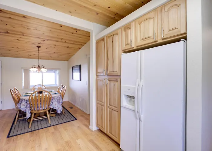 Rustic Bullhead Retreat W/ Porch & Views